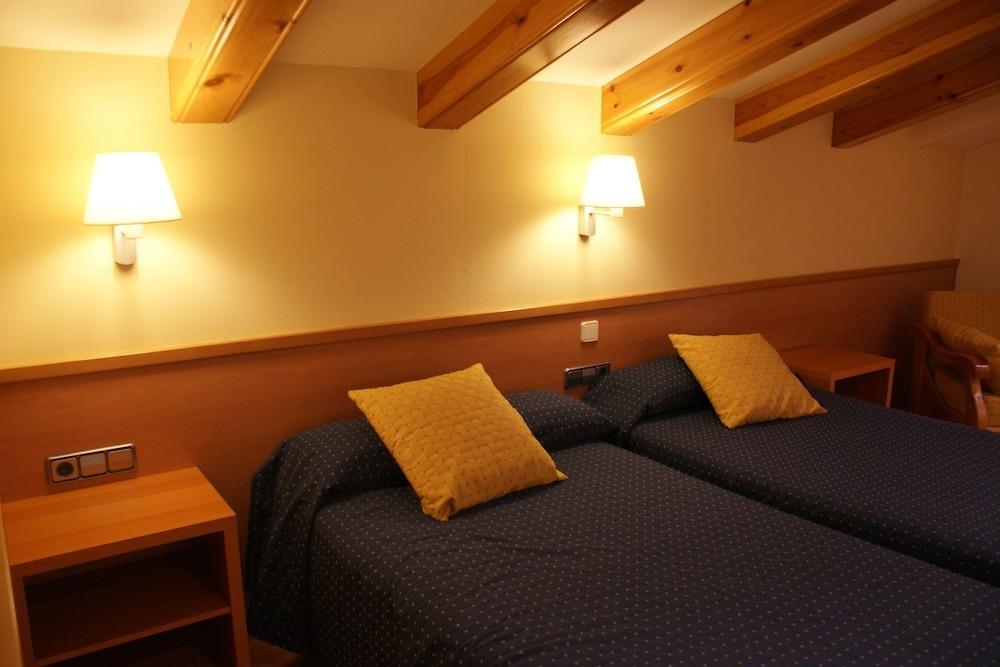 Hotel Estel Berga Ngoại thất bức ảnh