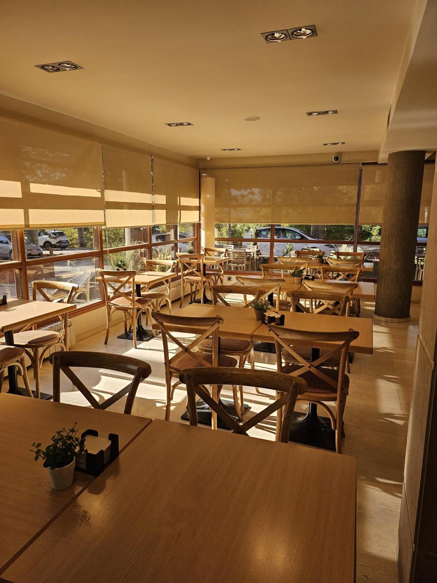 Hotel Estel Berga Ngoại thất bức ảnh