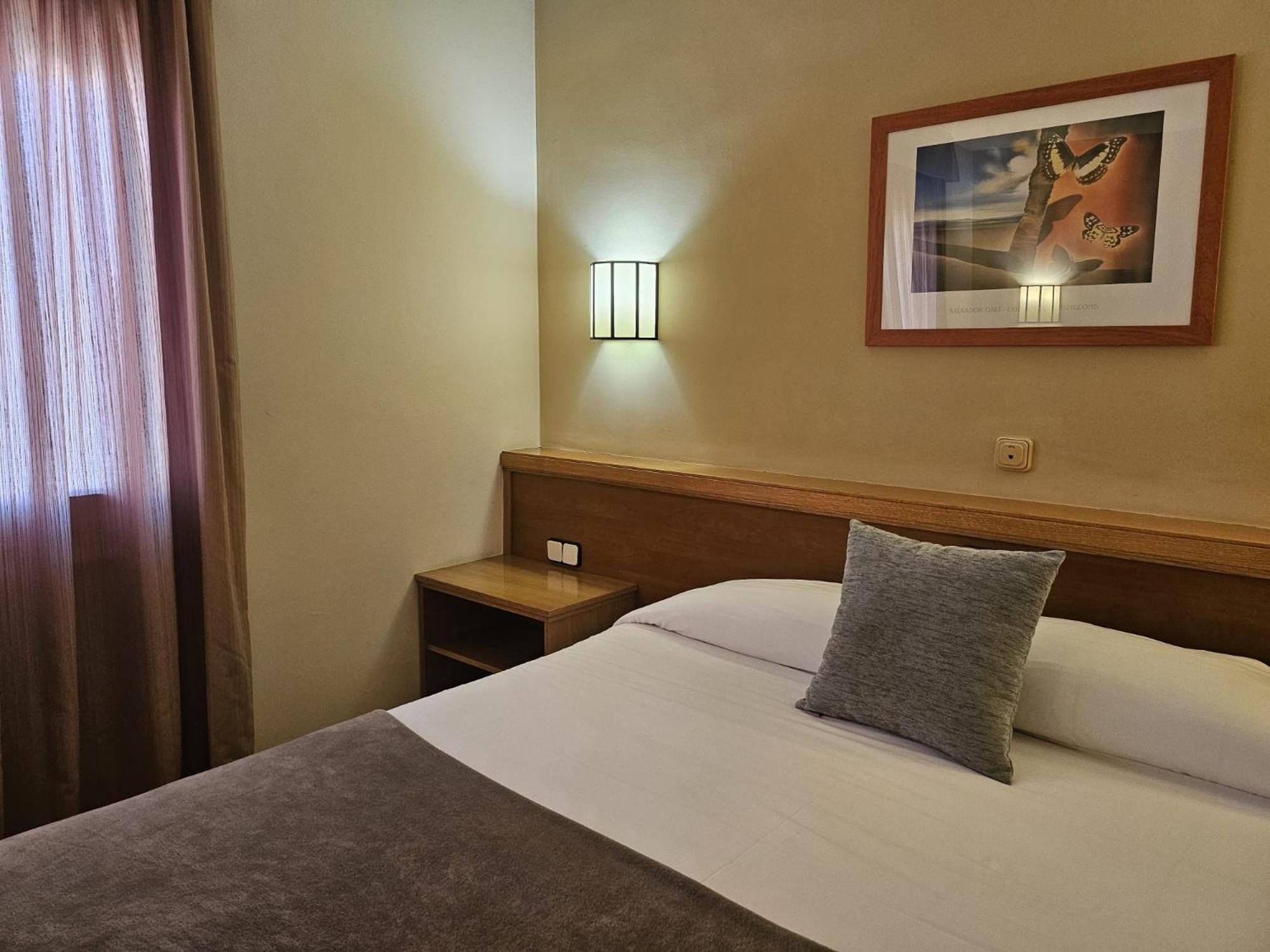 Hotel Estel Berga Ngoại thất bức ảnh