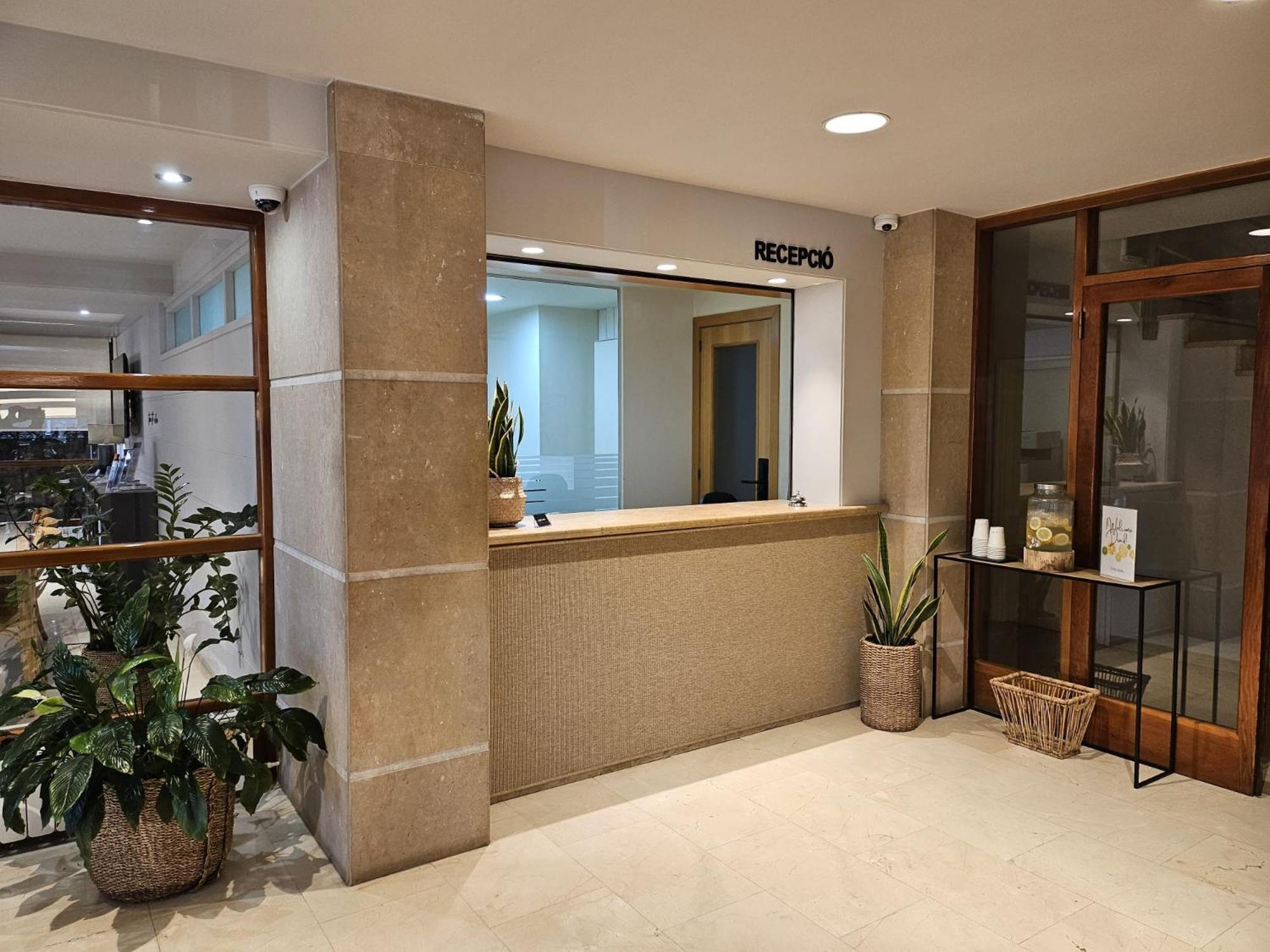 Hotel Estel Berga Ngoại thất bức ảnh