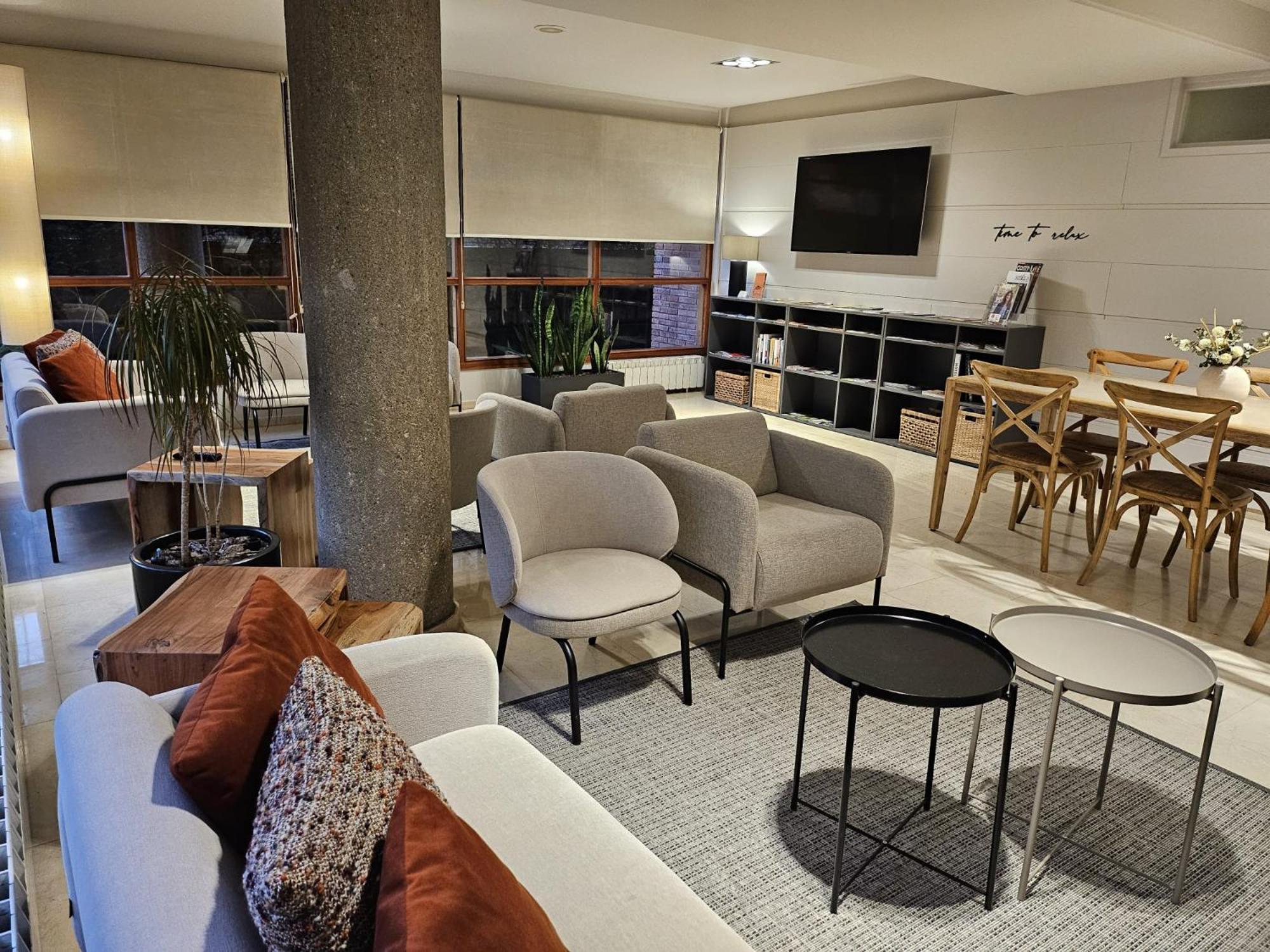 Hotel Estel Berga Ngoại thất bức ảnh